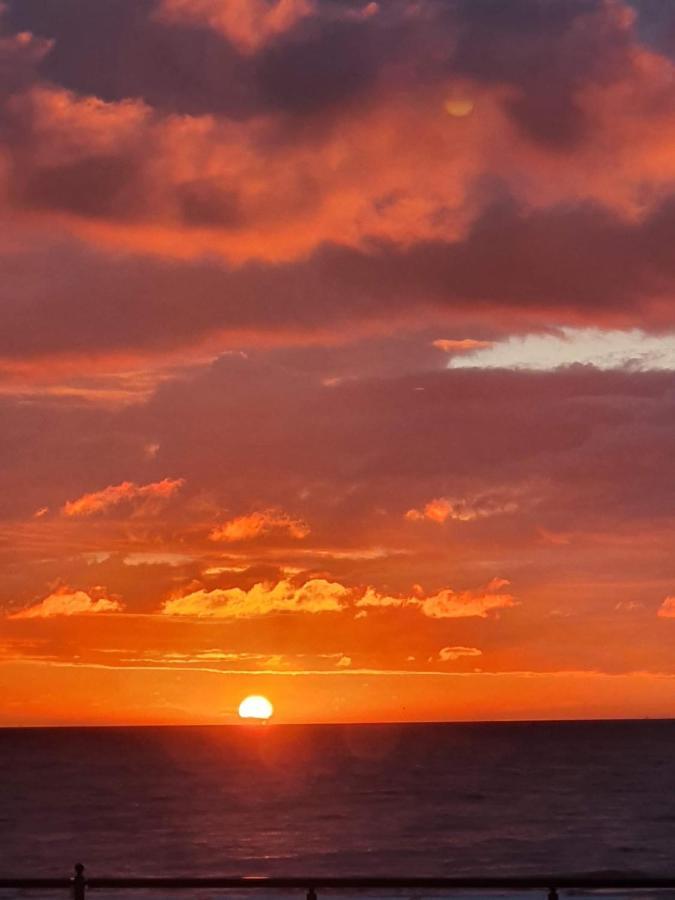 Zeezicht, Volledig Gerenoveerd Luxe Appartement Middelkerke Bagian luar foto